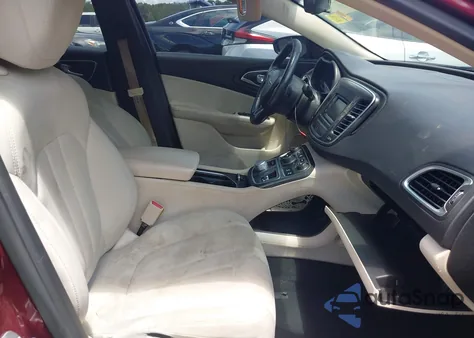 2015 Chrysler 200 Limited z USA, uszkodzony, nr VIN 1C3CCCAB9FN674850